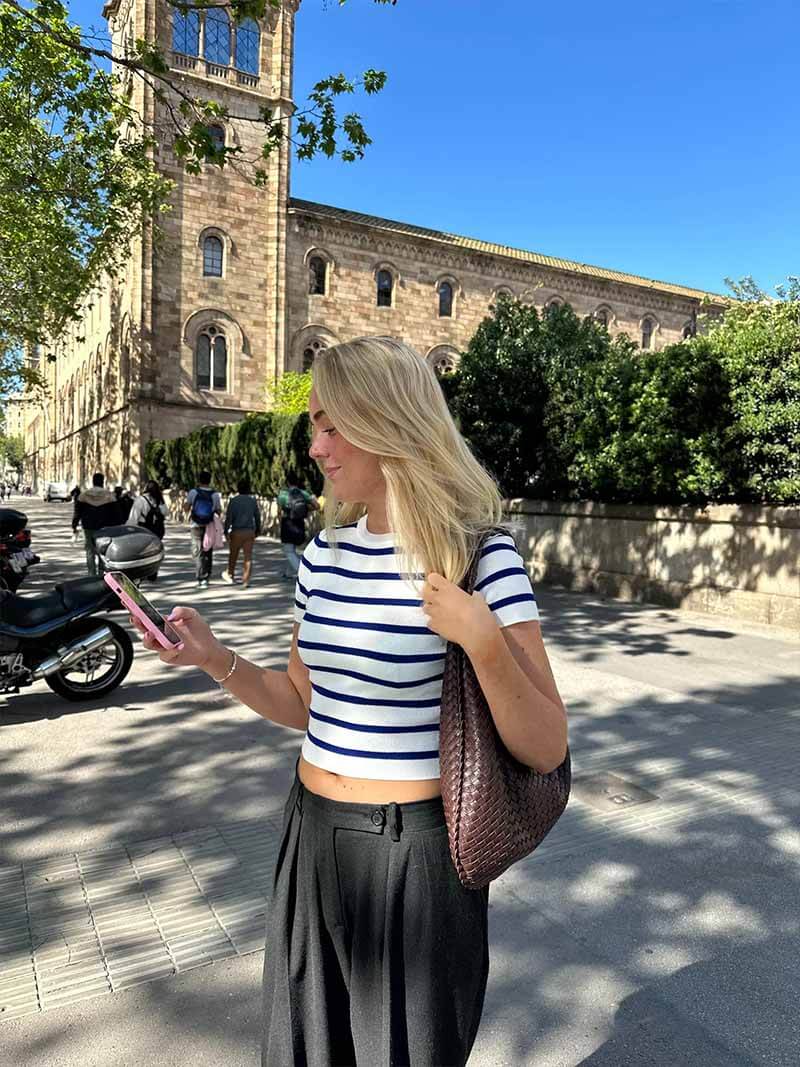 Josiane | Taška na ruku tkaná – remeselná elegancia a nadčasové čaro