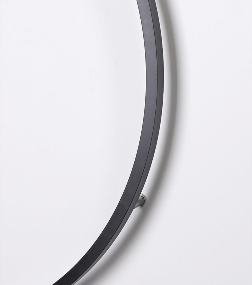 壁掛け照明ハロ – 優雅さと現代性