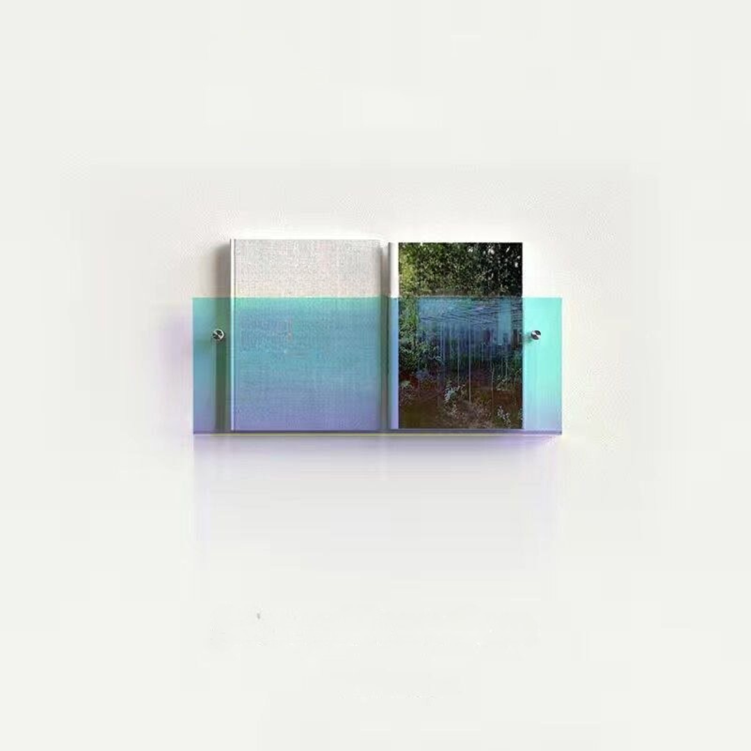 透明な壁掛け雑誌ラック - シックでモダンなデザイン