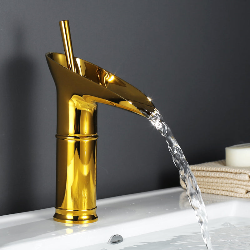 Rubinetto Cascata Bagno – Stile Antico ed Elegante