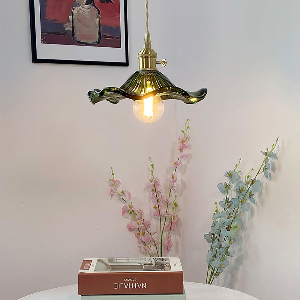 Hanging Flower Lamp – Natural Charm and Tender Spirit