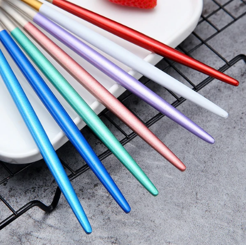 Sæt bestik 24 dele – Elegant finish til et raffineret bord