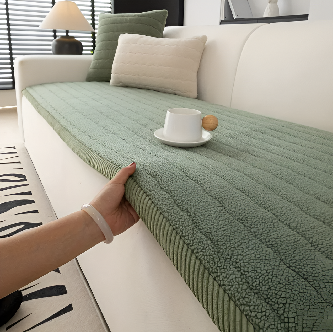 Pokrowiec na kanapę antypoślizgowy – idealna ochrona dla zwierząt