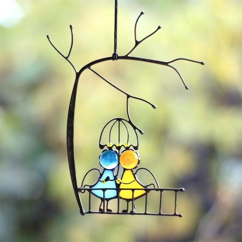 吊るされた装飾 – 輝く洗練された反射