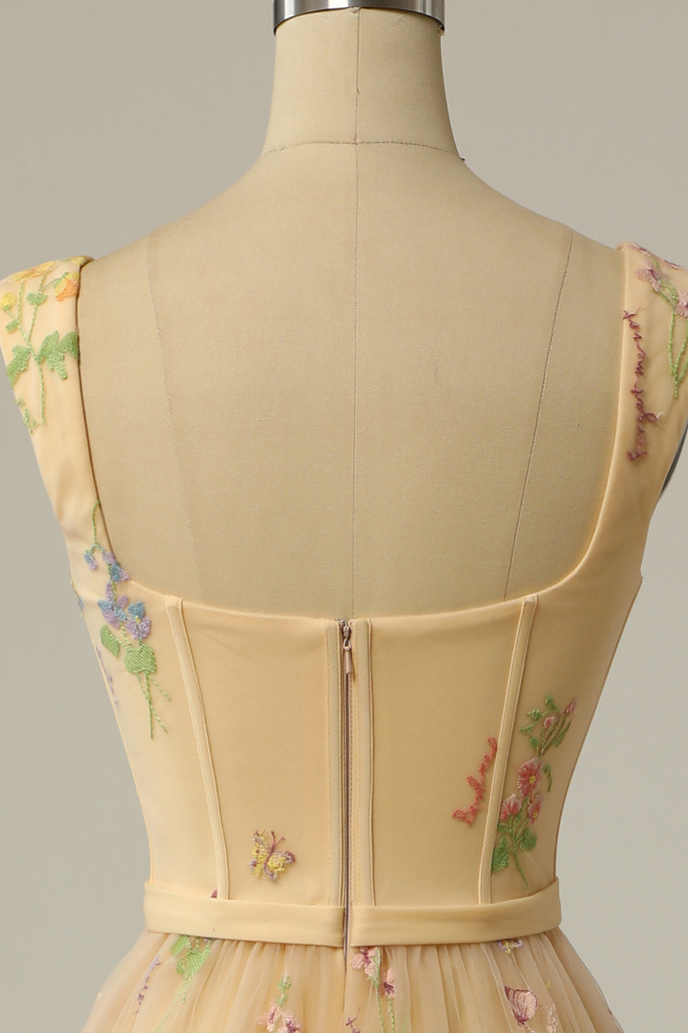 Elise | Pitkä Juhlapuku – Hienostuneet Kirjonnat