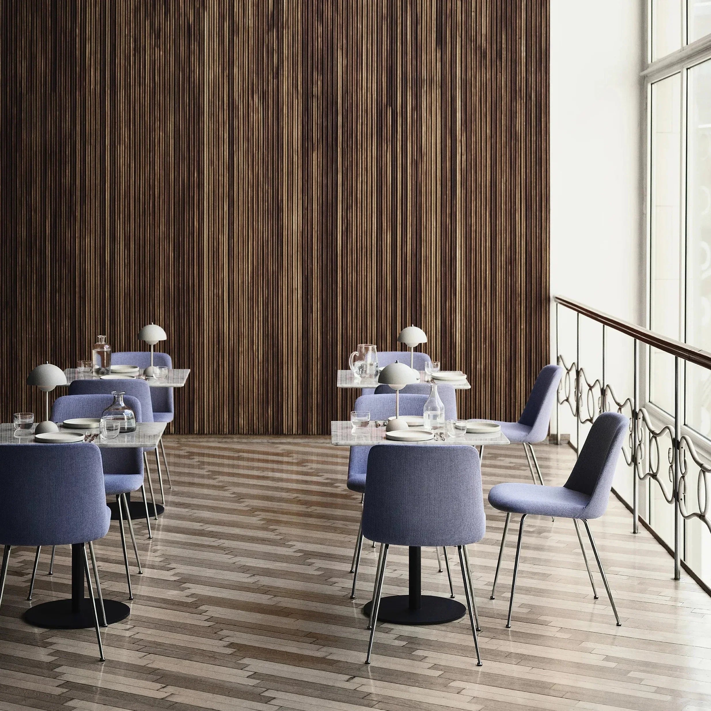 Lampada LED da Scrivania – Semplicità Moderna e Funzionalità