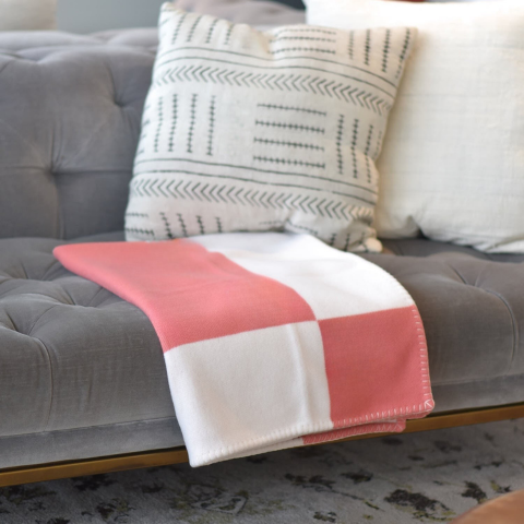 Plaid À Carreaux – Élégance Moderne Et Confort Douillet