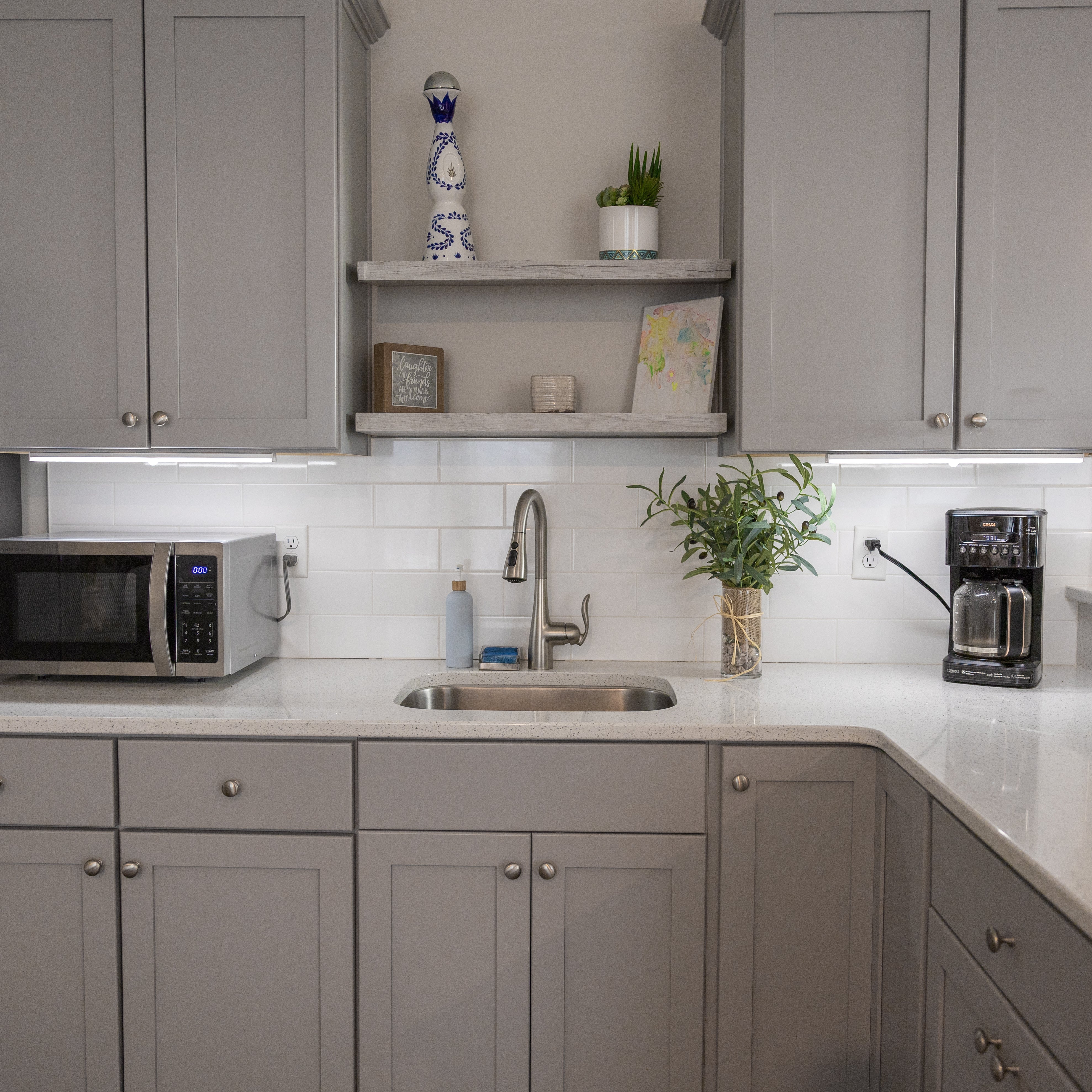 Barre LED Sous Meuble – Éclairage Sans Fil Et Installation Facile