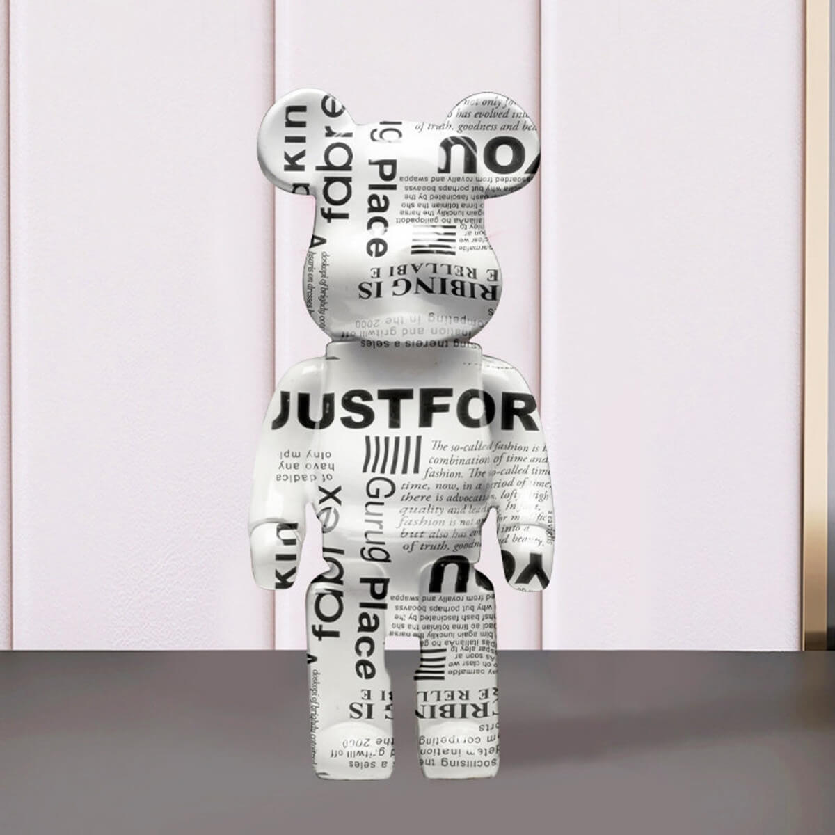 Decoratieve graffitisculptuur - Heldere kleuren en een stedelijke geest