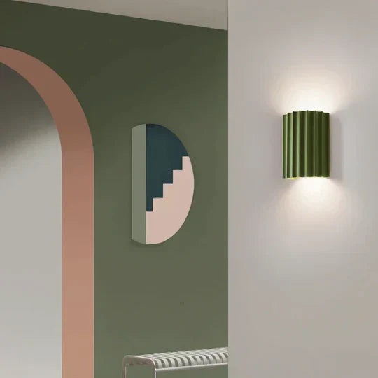 Applique da Parete Moderna in Resina – Eleganza e Originalità 