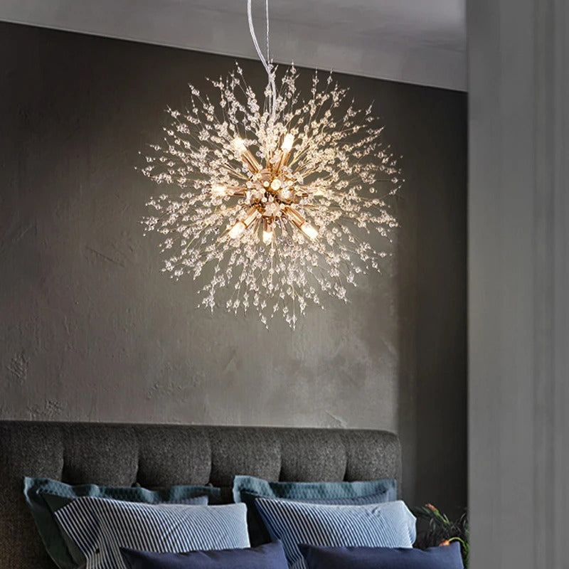 Candelabru din Cristal Suspendat – Eleganță și Strălucire Timeless 