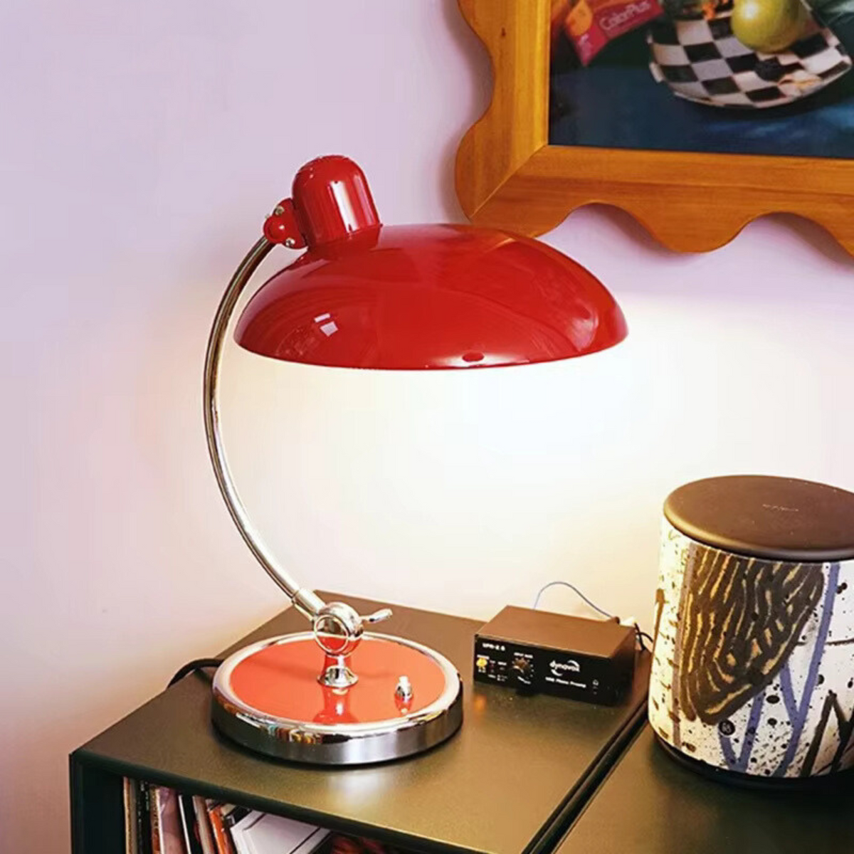 Nowoczesna Lampa Biurkowa – Elegancki Styl i Solidna Konstrukcja 