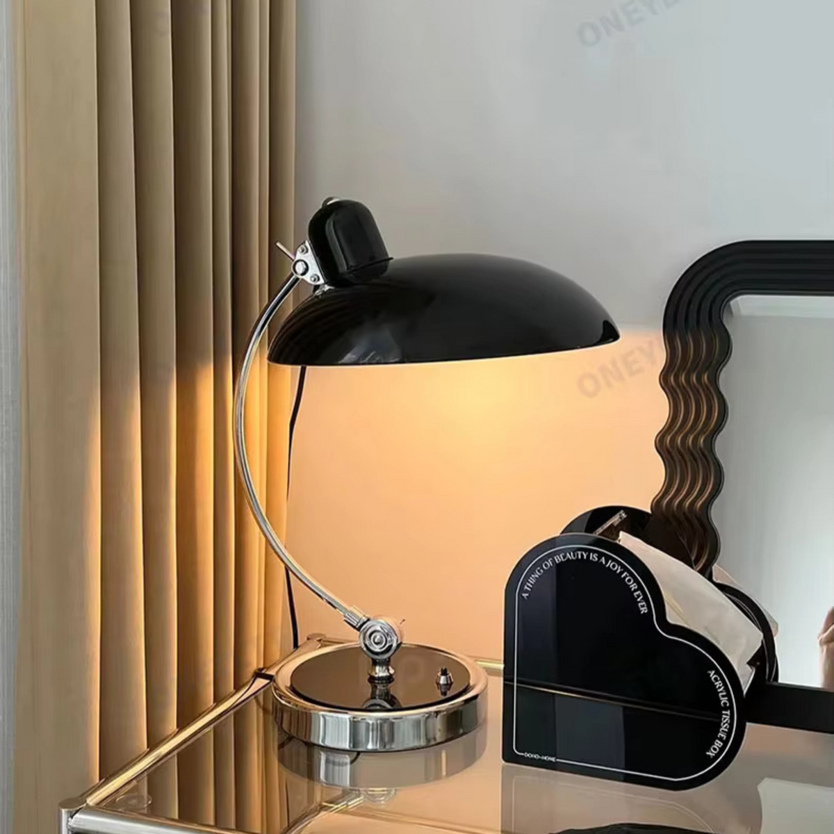 Nowoczesna Lampa Biurkowa – Elegancki Styl i Solidna Konstrukcja 