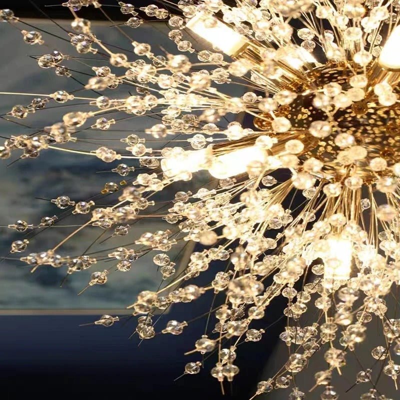 Candelabru din Cristal Suspendat – Eleganță și Strălucire Timeless 