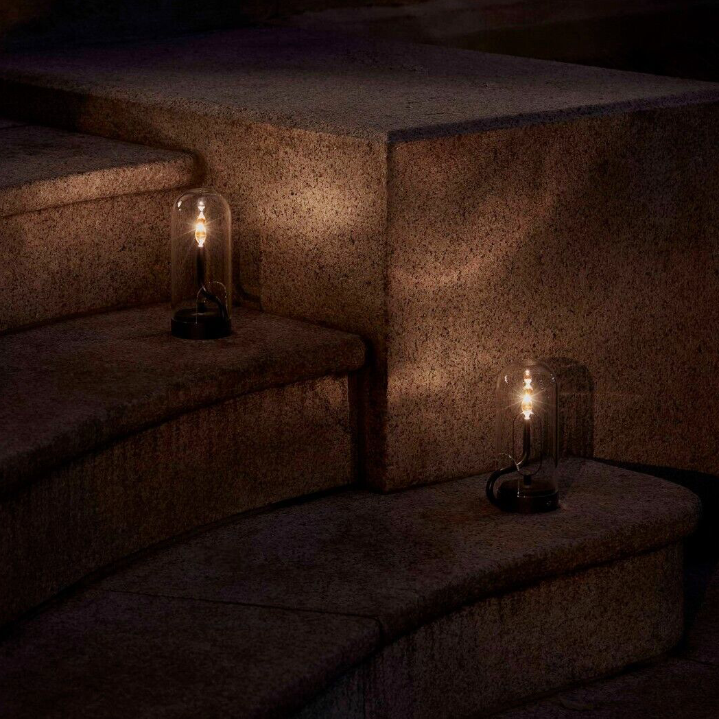 Lámpara de Mesa — Iluminación Cálida Efecto Llama 