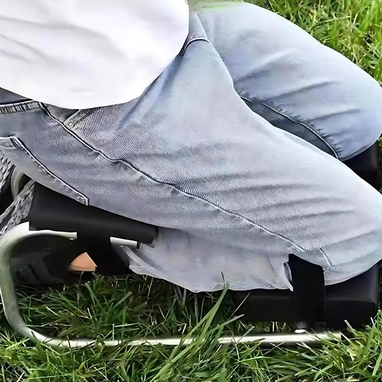 Sammenleggbart Hagekrakk — Komfort Og Praktisk Bruk Utendørs 