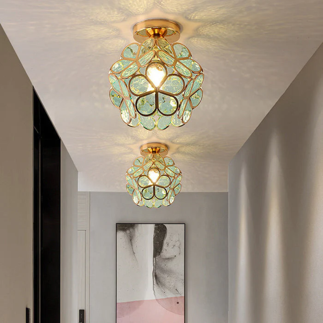 Lampa sufitowa w kształcie kwiatu – delikatny i nowoczesny design 