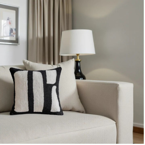 Zebra Mintás Dekoratív Párna – Vad és Elegáns Hatás 