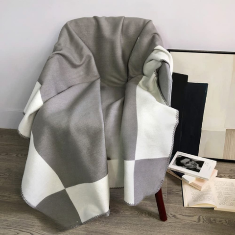 Plaid À Carreaux – Élégance Moderne Et Confort Douillet