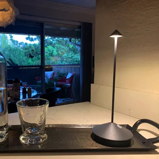 LED Bordlampe – Trådløs og Oppladbar 