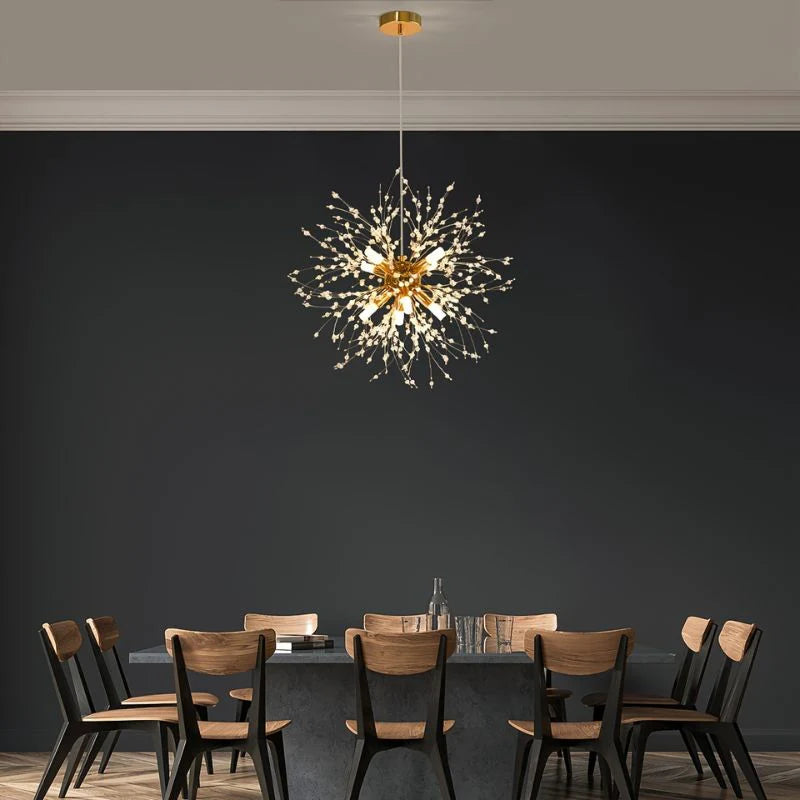 Candelabru din Cristal Suspendat – Eleganță și Strălucire Timeless 