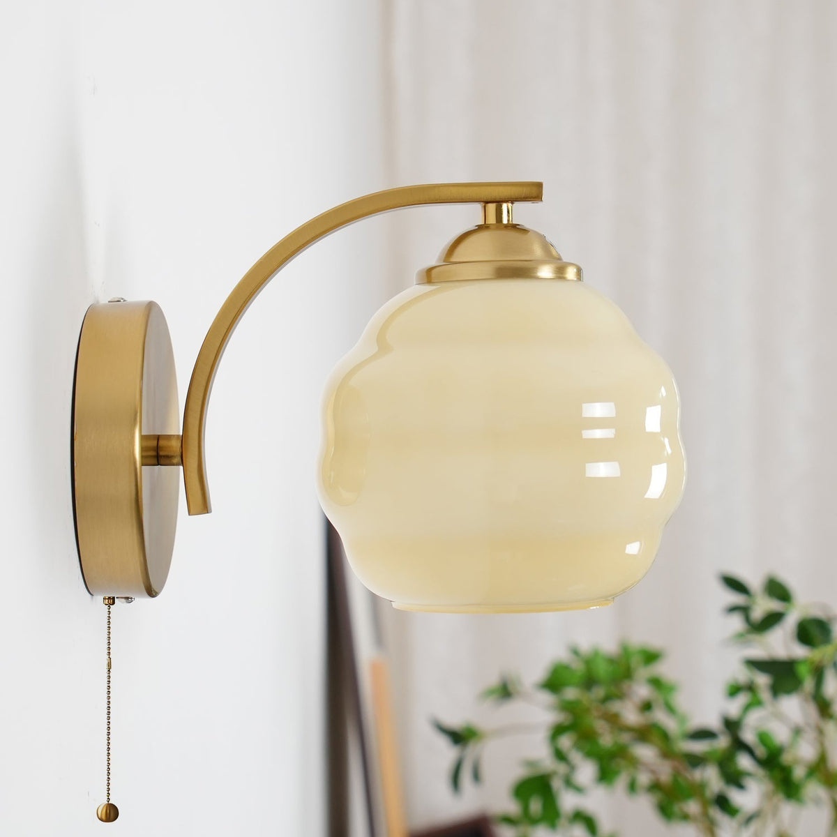 Art Deco Fali Lámpa – Finom Világítás és Időtlen Bájos 