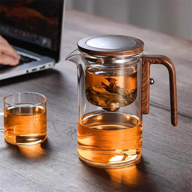 Glas Teekanna Med Infuser — Elegans Och Enkelhet I Det Dagliga 