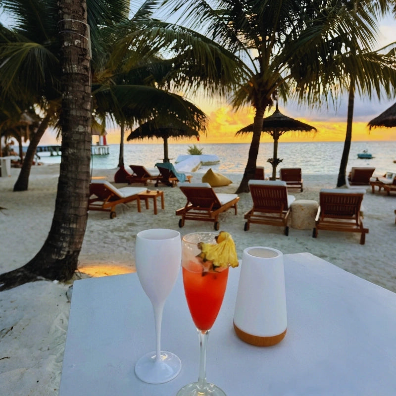 مصباح طاولة حديث - تصميم أنيق وعملي 