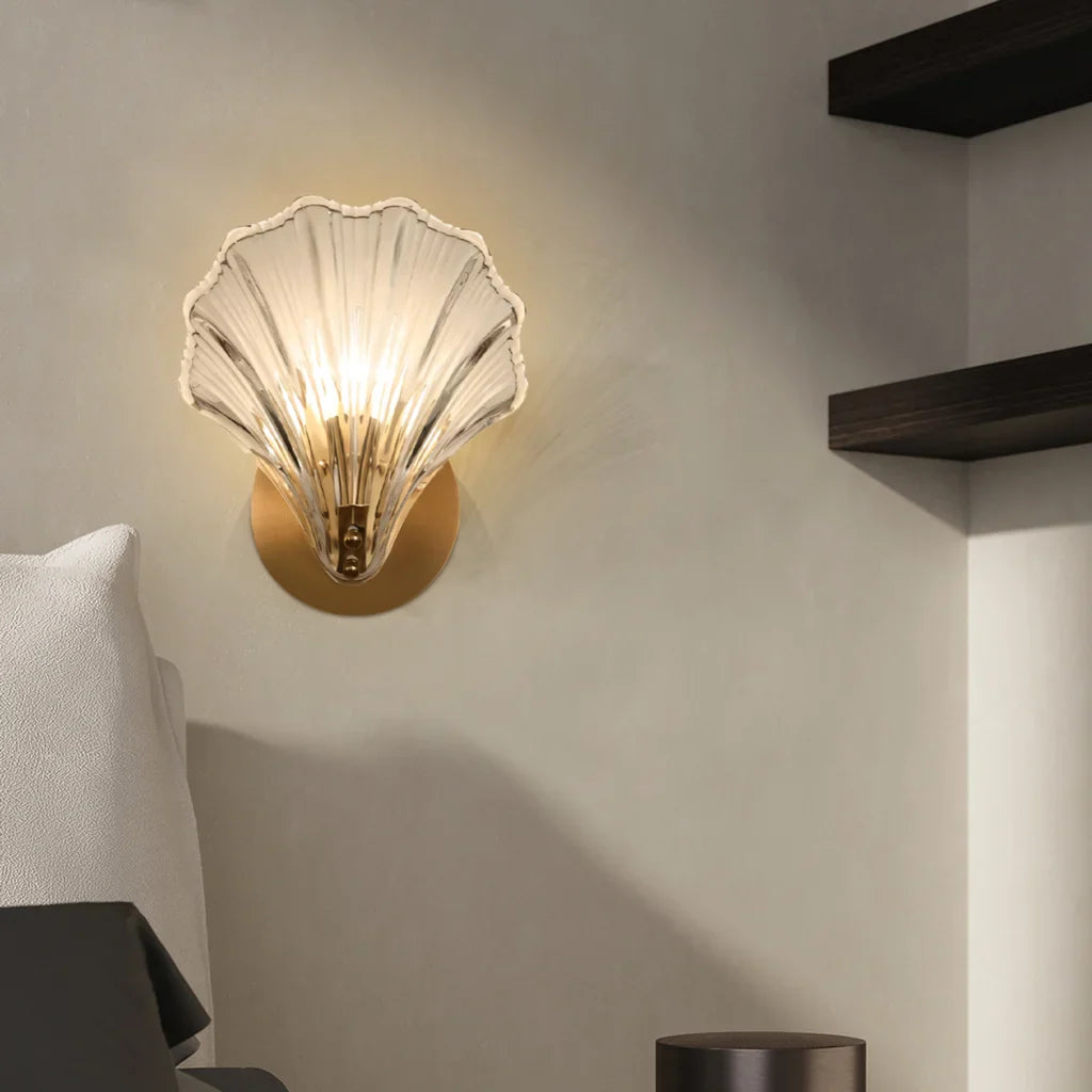 مصباح حائط على شكل صدف – إضاءة أنيقة وبحرية 