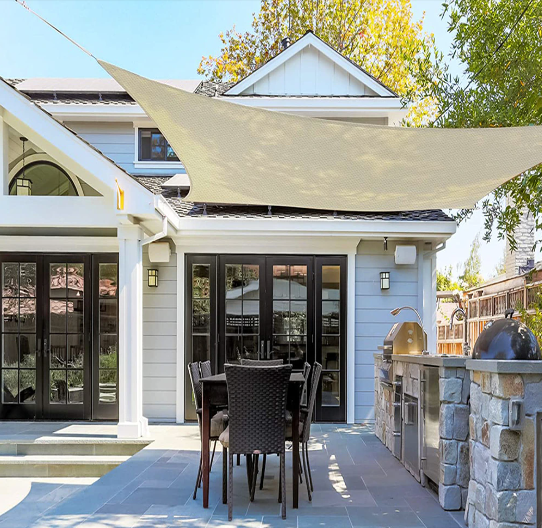 Vanntett Solseil – Solbeskyttelse og Eleganse for Hage 