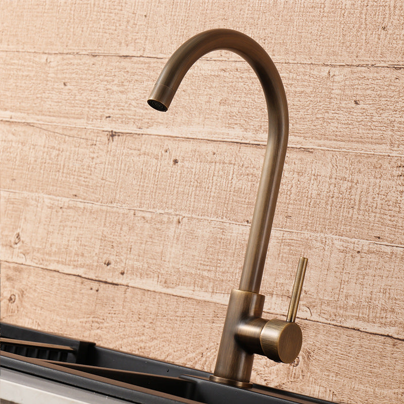 Elegantní kuchyňský kohoutek – starožitný bronz a rafinovaný design 