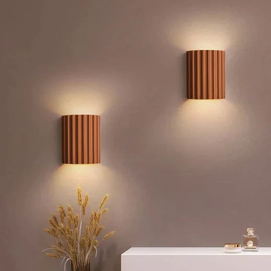 Applique da Parete Moderna in Resina – Eleganza e Originalità 